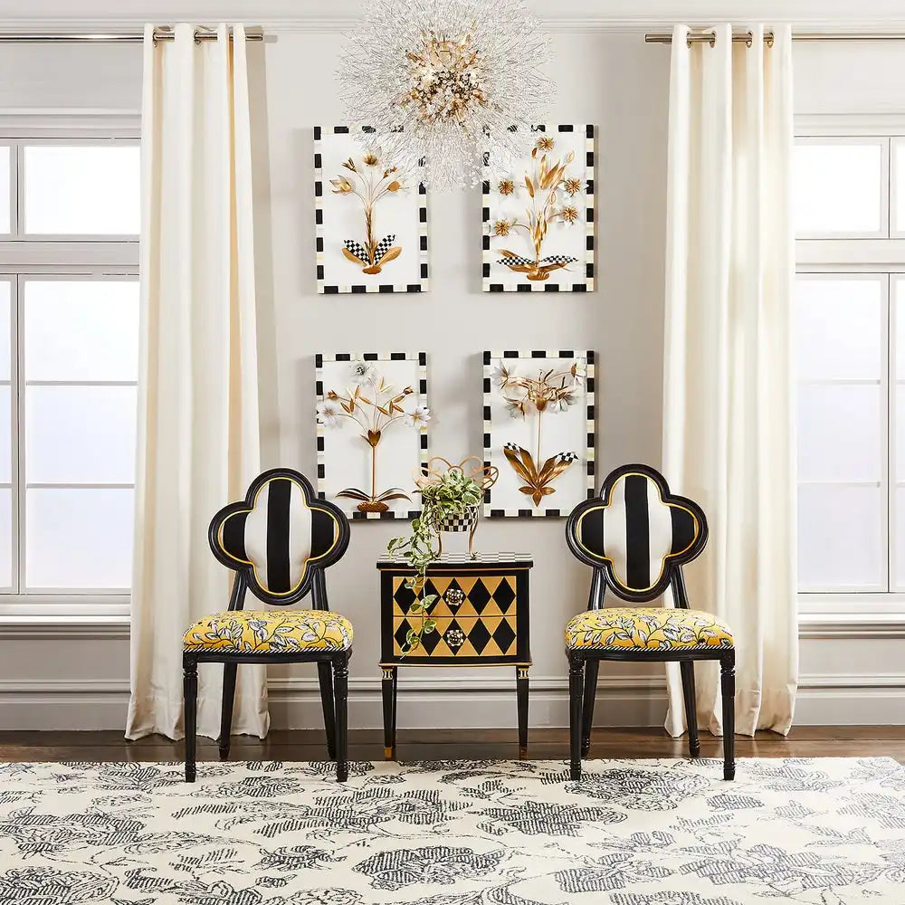 Queen Bee Outdoor Dining Chair